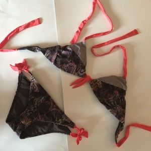 SAHA  halter bikini size small